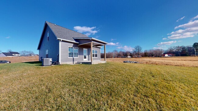 Building Photo - Modern Comfort, Great Location, and Pet-Fr...
