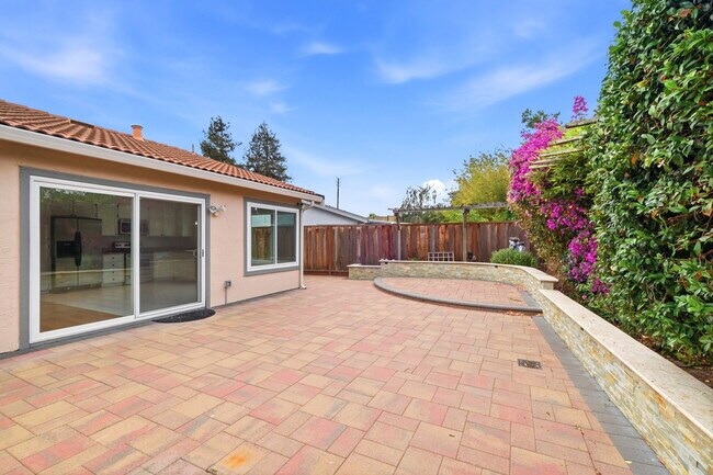 Building Photo - 33588 Bardolph Cir