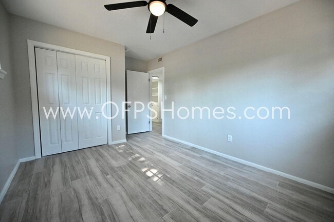 Building Photo - 131 Adkinson Dr