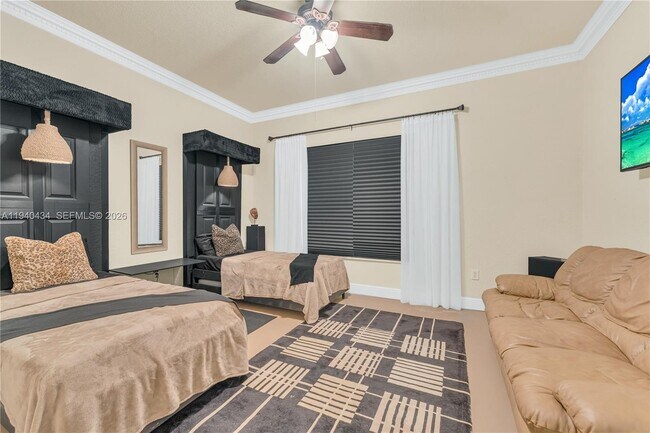 Building Photo - 19500 SW 39th Ct