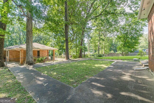 Building Photo - 2416 Timber Ridge Ct