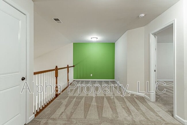 Building Photo - 106 Middleby Way