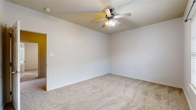 Building Photo - 332 Forest Dr Loop