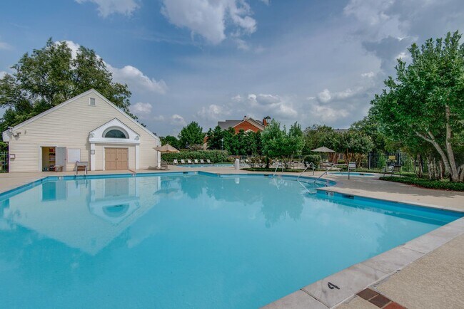 Building Photo - 218 Boxmere Pl
