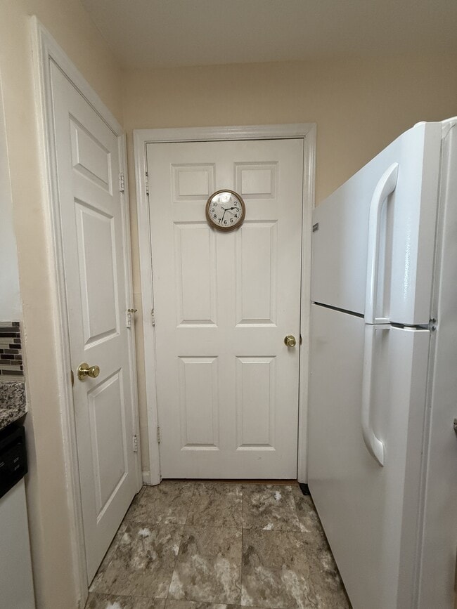 Building Photo - 1231 Ladys Island Dr