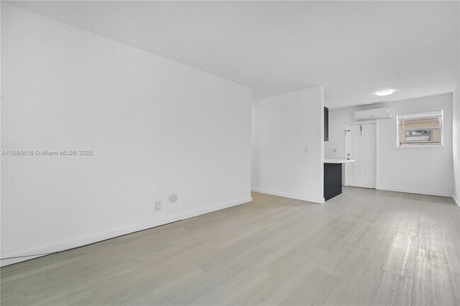 Building Photo - 15991 NE 18th Pl