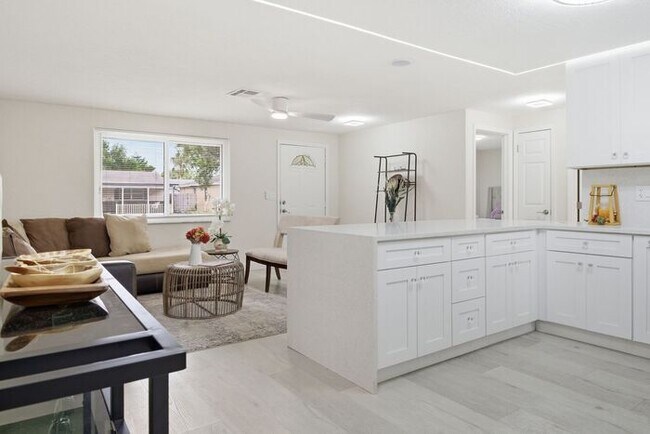 Building Photo - Renovated Home near downtown New Port Richey