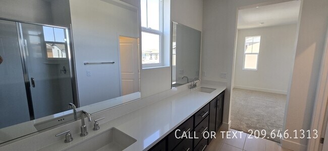 Building Photo - 1695 Placer Pl