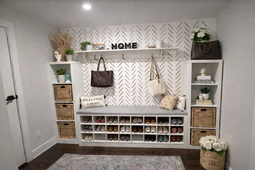 Building Photo - 11010 Watterson Square Ln