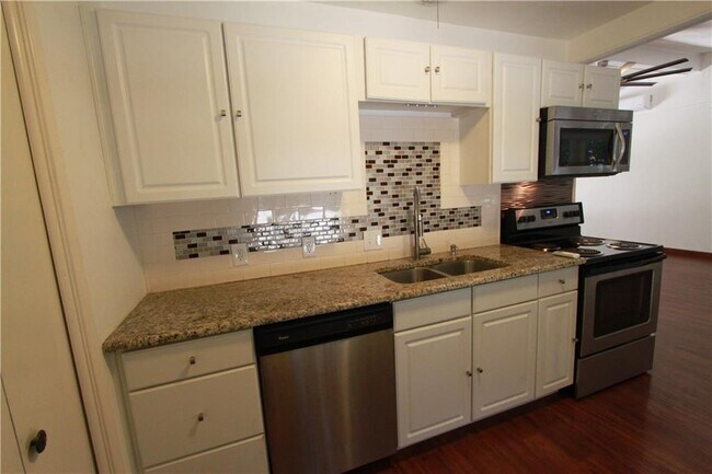 Building Photo - 2305 Wilke Dr