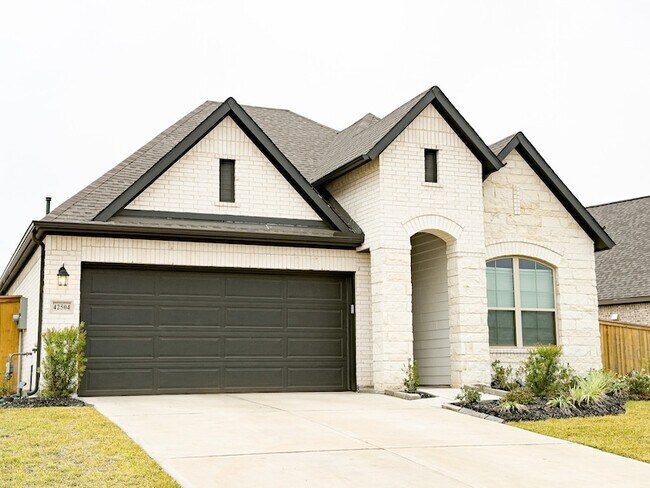 Building Photo - 42504 Rustico Rd