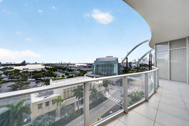 Building Photo - 1400 Biscayne Blvd