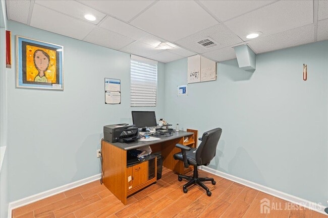 Building Photo - 7 Joda Ct