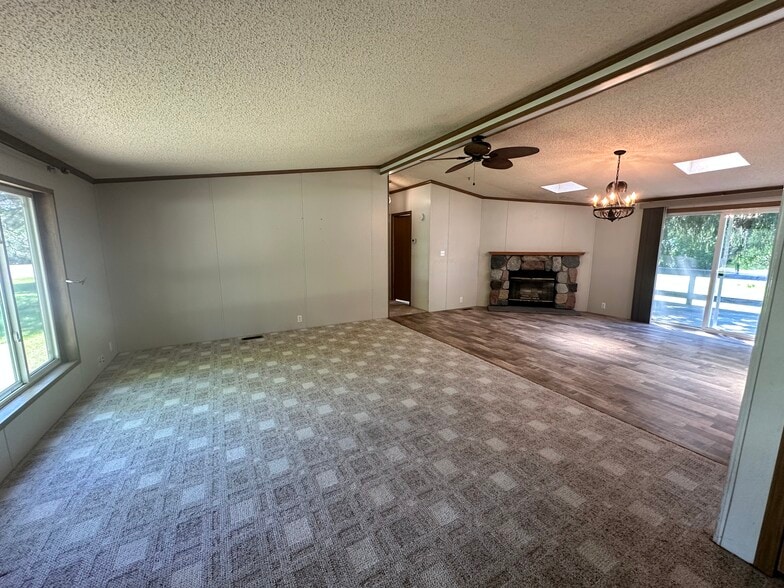 Building Photo - E2427 Holmes Rd