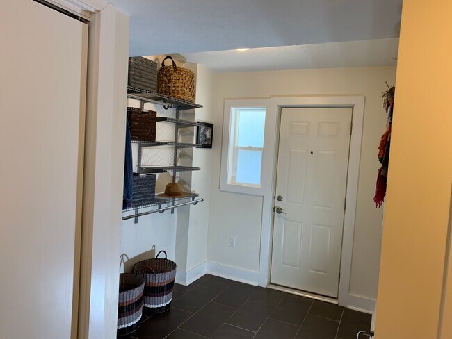 Mudroom - 3815 Cuming St