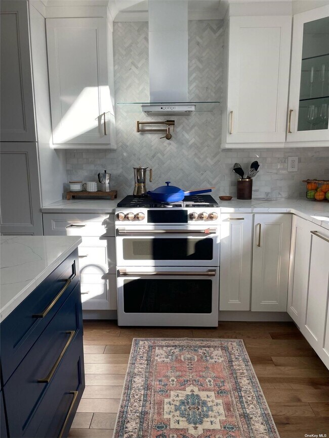 Building Photo - 255 Maple Ct