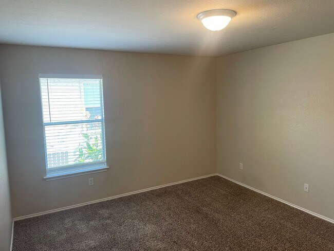 Building Photo - 3 BEDROOM, BELTON ISD