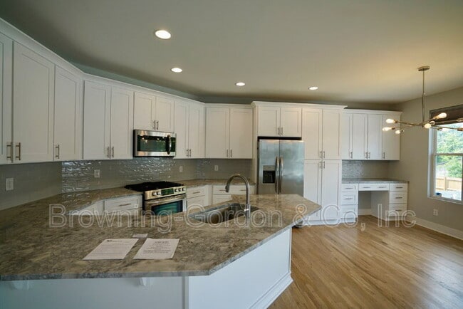 Building Photo - 2900 Torbett St