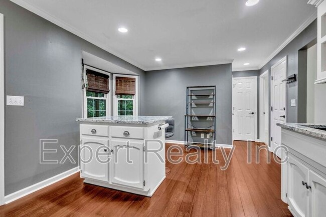 Building Photo - 5501 Heath Row Dr