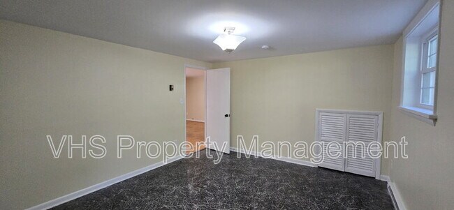 Building Photo - 7297 Moss Ln