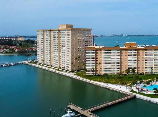 Building Photo - 5200 Brittany Dr S