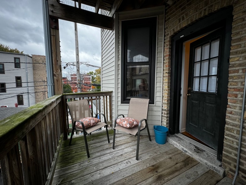 Building Photo - 2746 W Le Moyne St