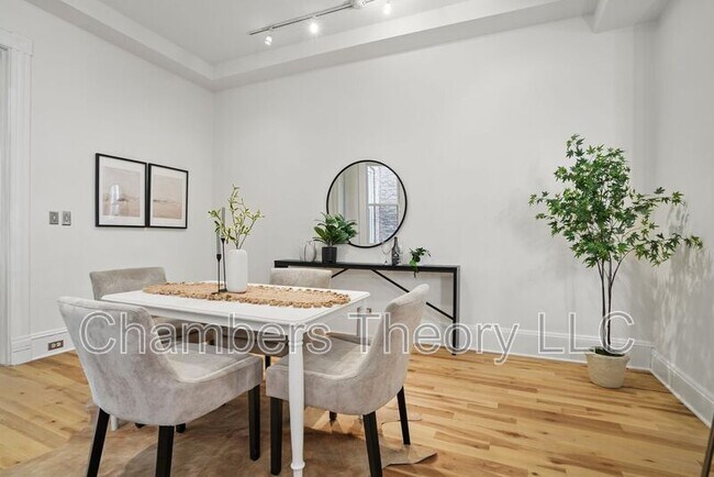 Building Photo - 136 R St NE