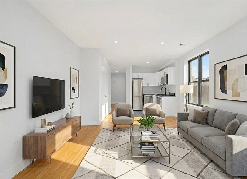 Building Photo - 115 E 81st St