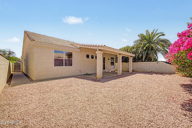 Building Photo - 1068 W Glenmere Dr