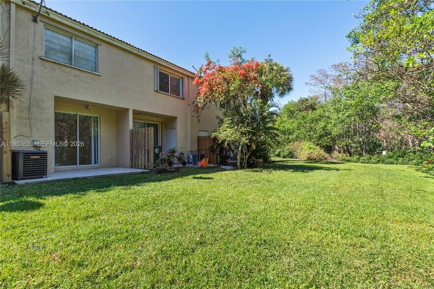 Building Photo - 5758 NW 48th Ave