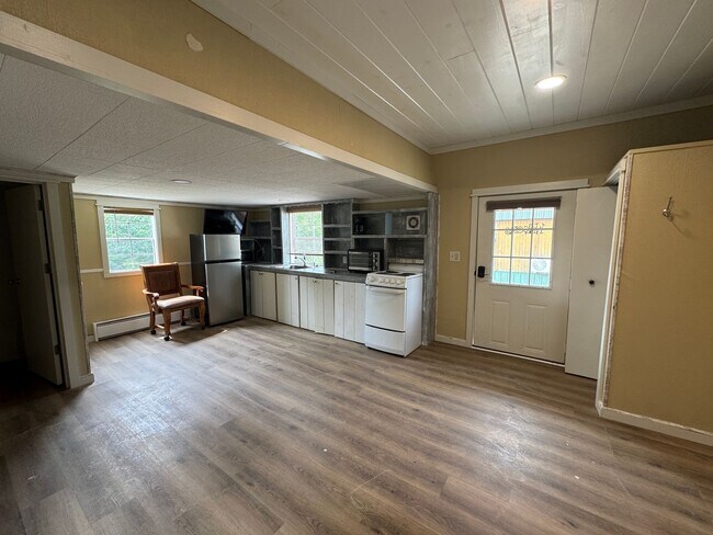 Building Photo - Cozy Tiny Home In Waynesville, MO to include utilities and WIFI!