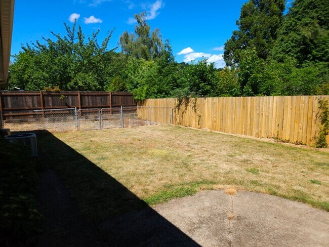 Building Photo - 3Bd/2.5Ba Single Story Home-For viewing!