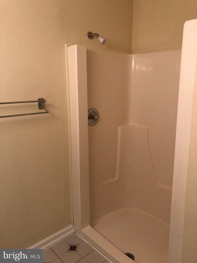 Building Photo - 1007 Yardley Commons