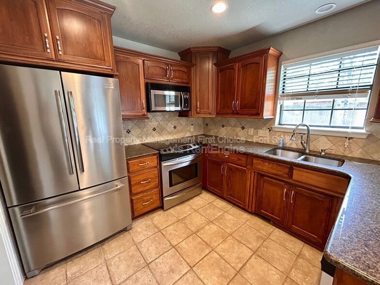 Building Photo - 3104 S 99th St