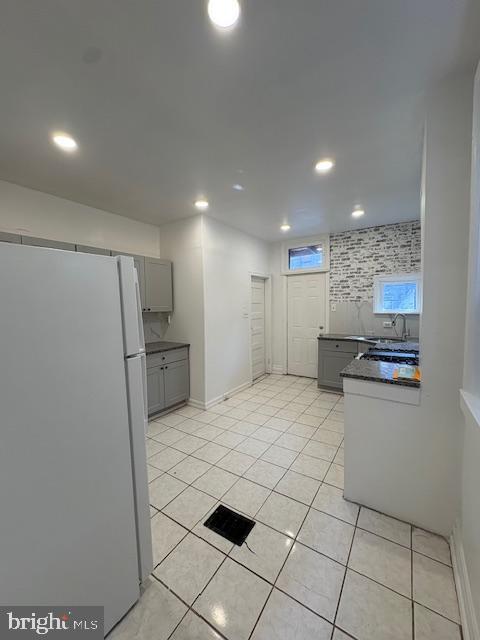 Building Photo - 19 N 61st St