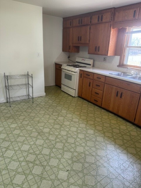 Kitchen - 822 7th St S