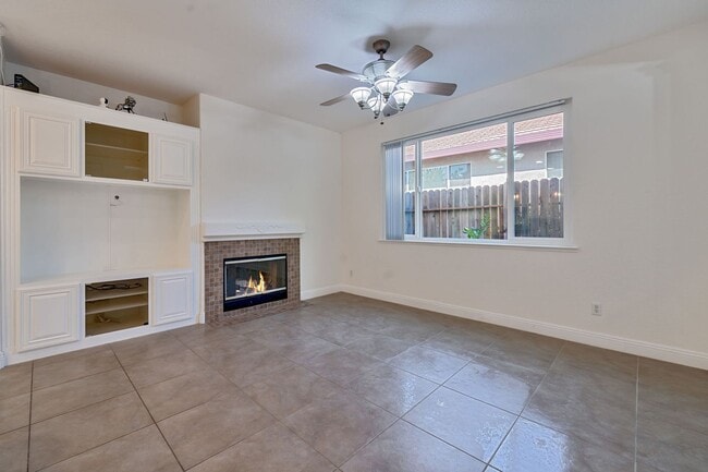 Building Photo - Spacious 4-Bedroom Home, Beautifully Maint...
