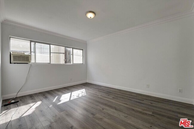 Building Photo - 1200 Flores St