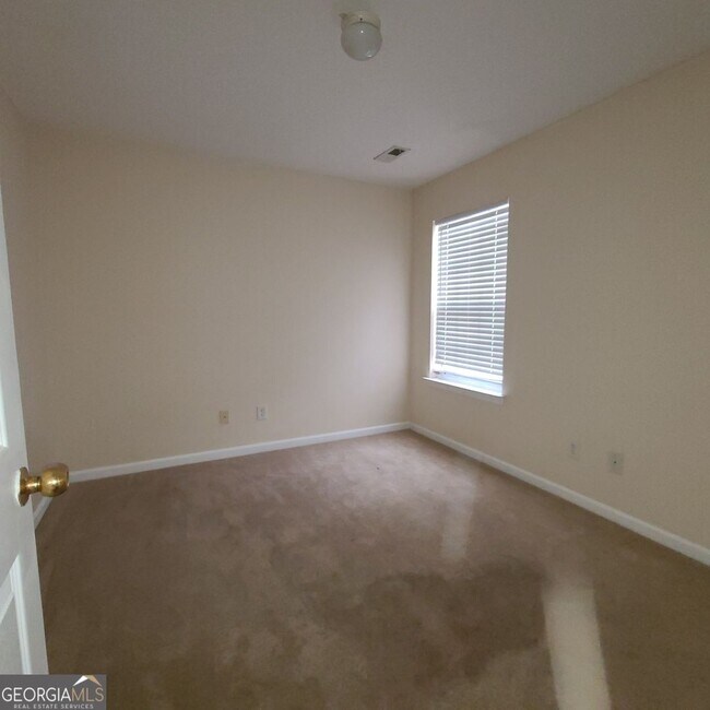 Building Photo - 2290 Nicole Dr