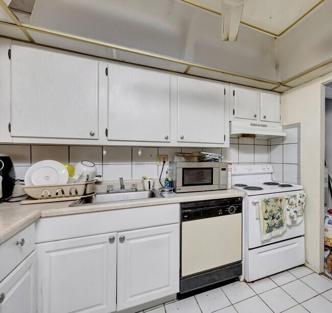 Building Photo - 7820 S Colony Cir