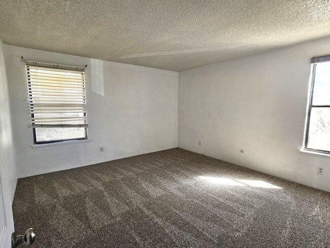 Building Photo - 14001 E Tufts Dr