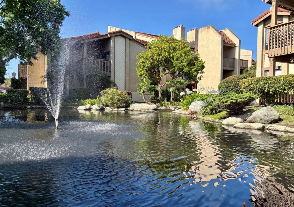 Building Photo - 4791 Lago Dr