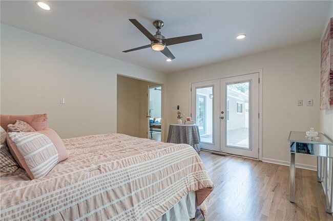 Building Photo - 4523 Runnemede Rd NW