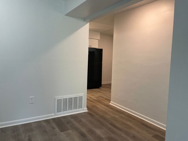 Building Photo - Carefree