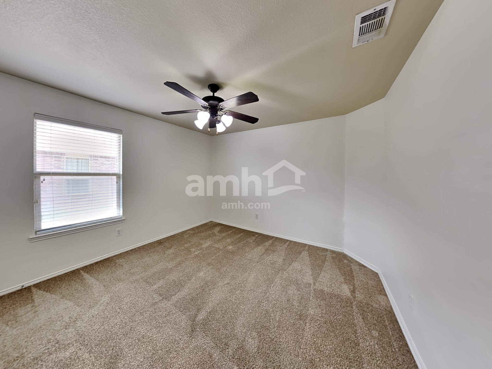 Building Photo - 110 Daisy Dr