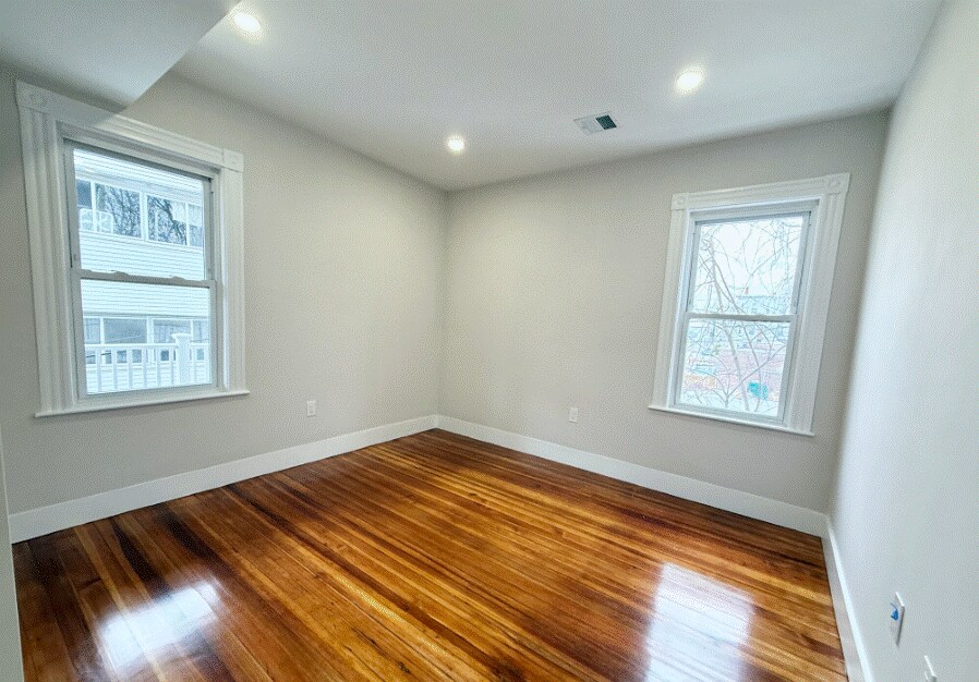 Building Photo - 36 Raven St