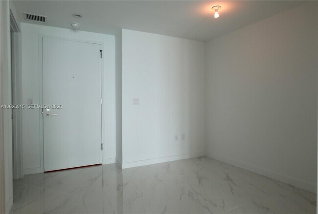 Building Photo - 650 NE 32nd St