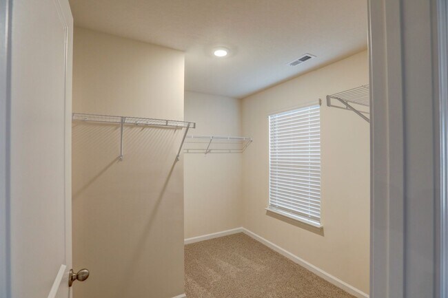 Building Photo - NEW CONSTRUCTION - 5 BDRMS, 3 BTHS, JOHNSON CITY