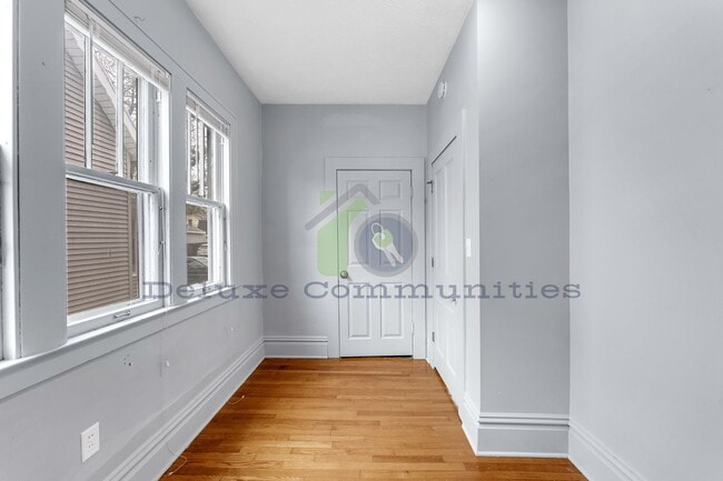 Building Photo - WEST SIDE! 2 Bedroom Single Family Home! JUST LISTED!