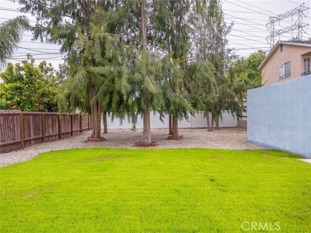 Building Photo - 927 N Screenland Dr